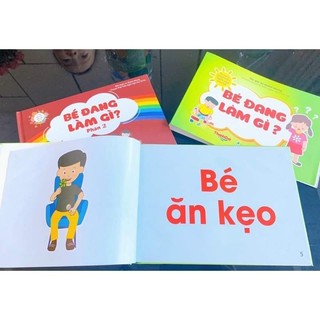 Bé Đang Làm Gì