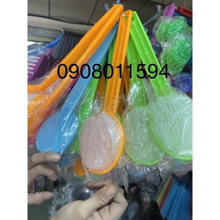 Ban chải chà La po bồn rửa mặt .