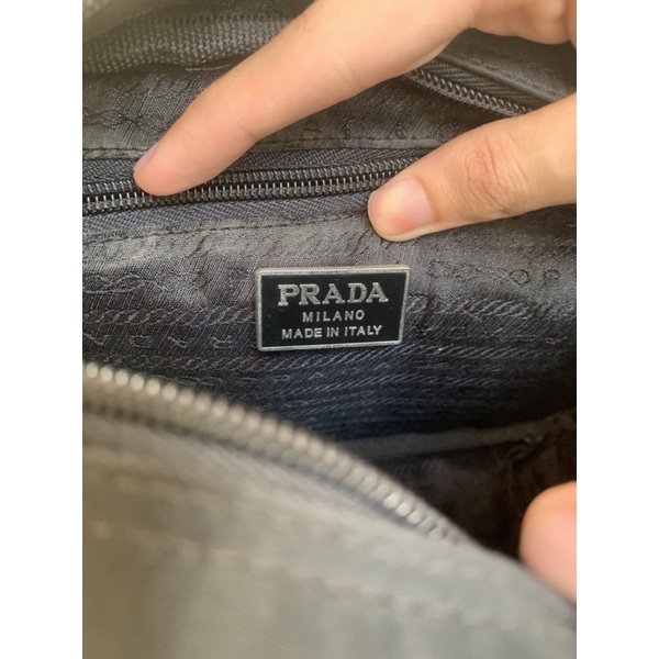 Túi chuẩn si. Túi qua sử dụng. Khách vui lòng xem hình nếu muốn biết thêm thông tin sản phẩm mời khách vô chat . Thanks.