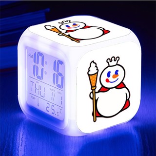 Đồng hồ báo thức để bàn in hình Tuyết Vương Mixue SnowKing anime chibi LED đổi màu