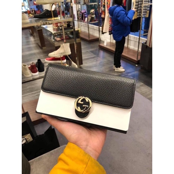 Túi đeo W366-19 tag vàng da mịn  logo rõ nét kích thước : 19cm fullbox, túi vải hãng