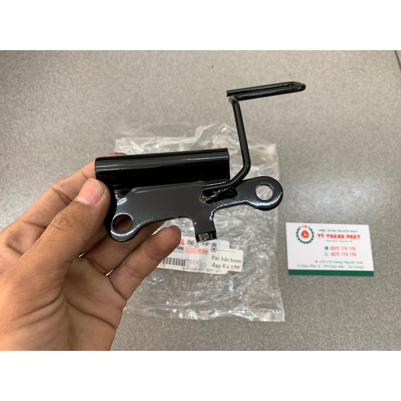 Pát bắt bơm đạp Ex 150 zin
