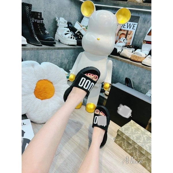 DÉP ĐẾ BÁNH MÌ UDO QUAI NGANG TĂNG CHIỀU CAO 6CM CHỮ THÊU THỜI TRANG SIÊU ÊM CHÂN