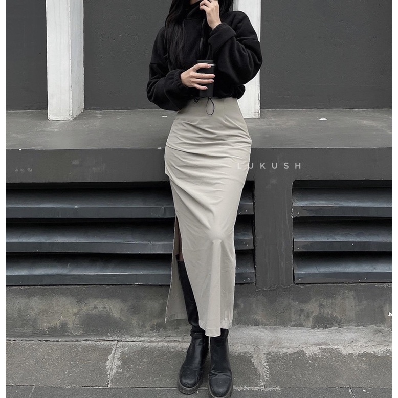 Chân váy dài có vạt nhúm xẻ tà siêu trendy