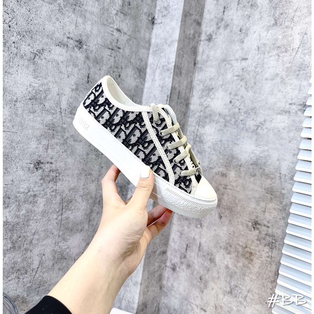 GIÀY THỂ THAO CD THÊU THỔ CẨM