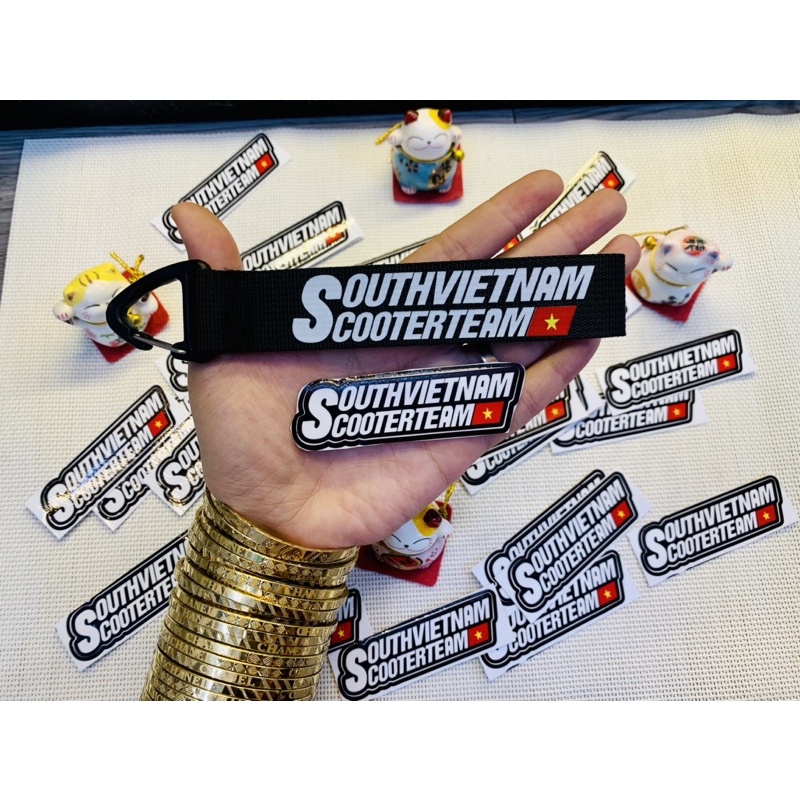 Combo móc khoá SouthVN kèm tem SouVN mini