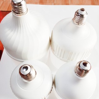 Bóng đèn 220v 30w-40w-50w đui e27 vỏ đã qua sử dụng