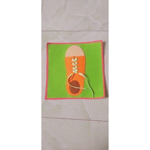 Kỹ năng cài khuy, đan, buột…cho trẻ mầm non kích thước 25cm x 25cm