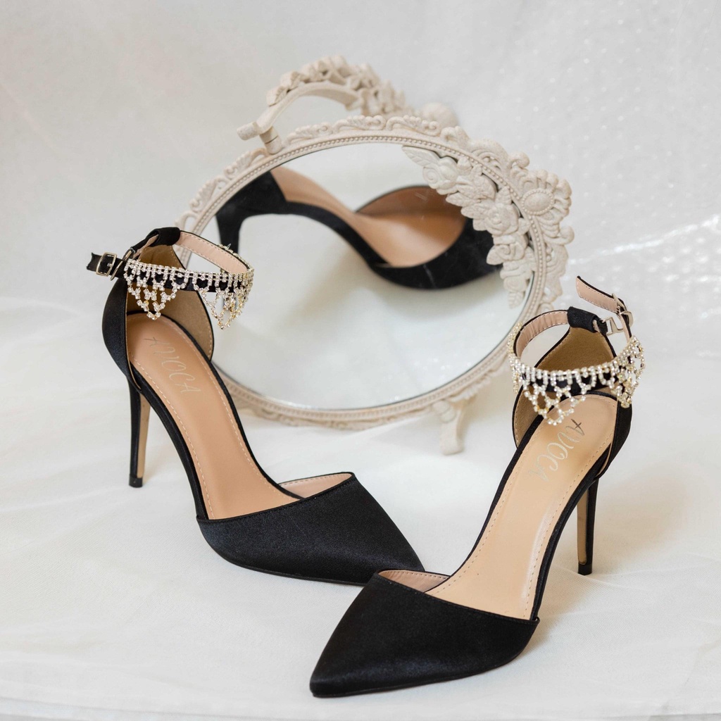 Giày mũi nhọn đính đá 9p A21