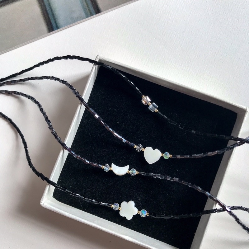 𝑰𝒏𝒕𝒐 𝑻𝒉𝒆 𝑵𝒊𝒈𝒉𝒕 - Dây Chuyền Pha Lê Cườm Đen Xà Cừ