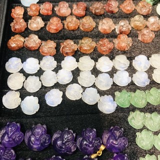 Hồ Ly Moonstone tròn ôm hoa Charm và Mặt