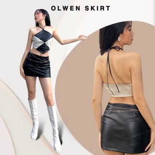 Chân váy da Olwen có quần phong cách Y2K thiết kế bởi M’CAT
