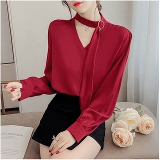 ÁO CỔ V PHỐI DÂY CỔ KÈM PHỤ KIỆN KHOEN CỔ TAY DÀI SANG TRỌNG