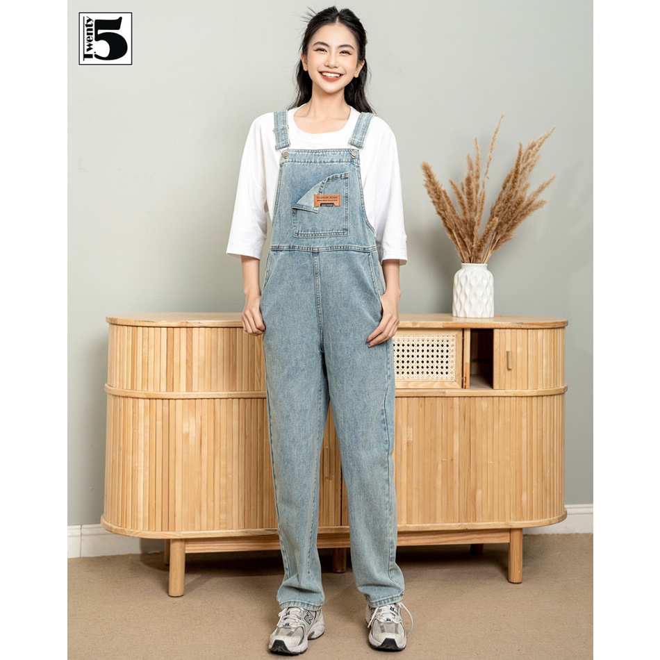 Quần yếm jeans nữ dáng suông dài túi ốp lật ngực Twentyfive 4537