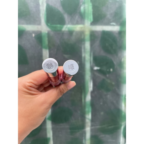 Son Sáp Bút chì Revlon Colorburst Balm Stain Adore 055. Màu đỏ nâu