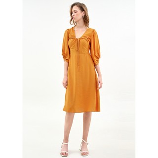 Marc Fashion Đầm dài qua gối rút nhún cổ và tay lở PH09431919