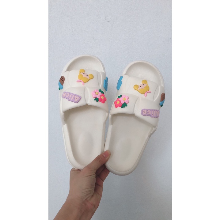 Dép bánh mì nữ quai ngang sticker cô gái - dép nữ đi chơi dễ thương giá rẻ