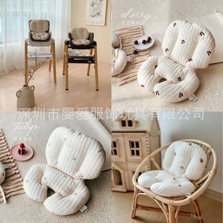 Đệm lót ghế ăn dặm.