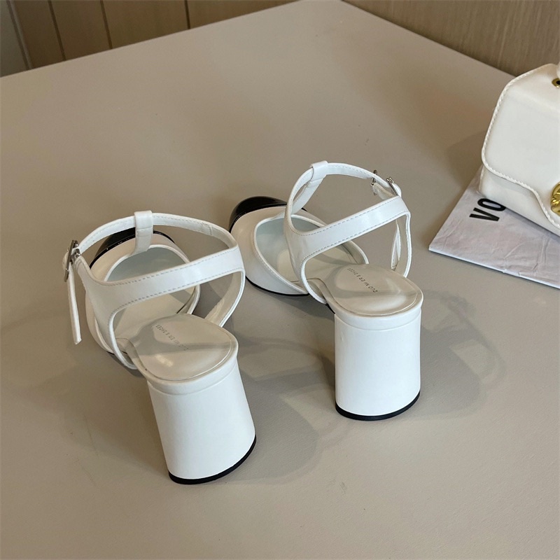 Giày sandal hở gót