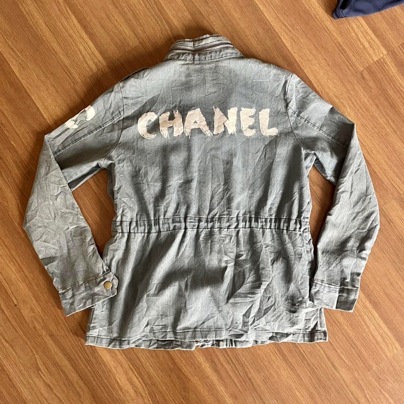 •Áo khoác nữ jean hiệu Chanel nữ thắt eo hoạ tiết sơn logo hãng•