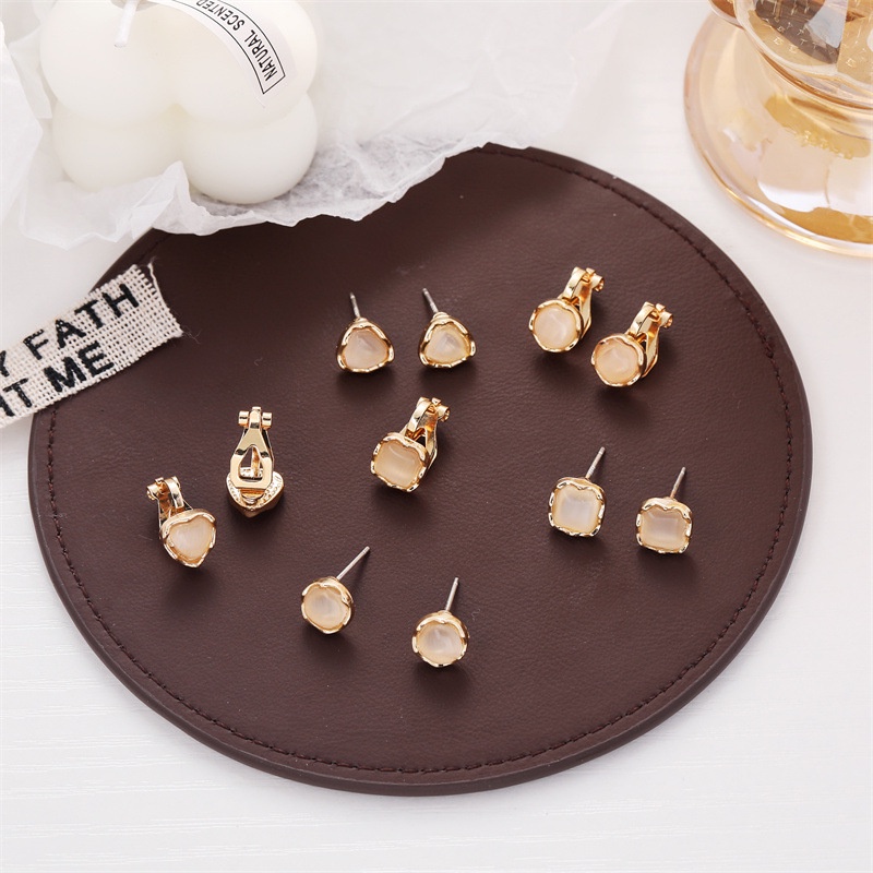 Khuyên tai kẹp không bấm lỗ chốt cố định K332 bằng hợp kim mạ vàng tròn vuông tam giác dáng ngắn Leous