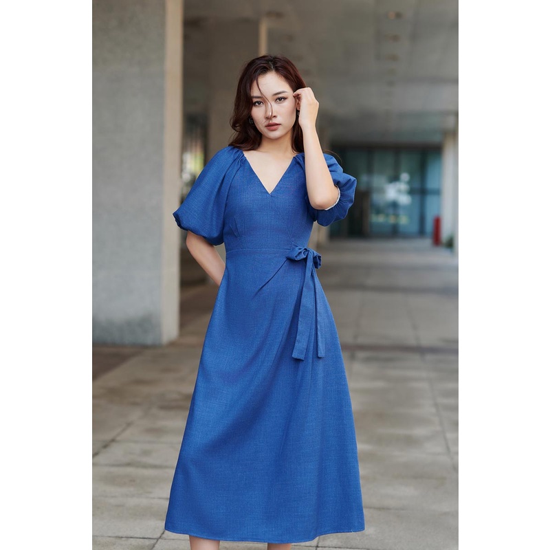 Đầm midi đắp chéo thắt nơ tay phồng thời trang GAGO màu xanh GG4297