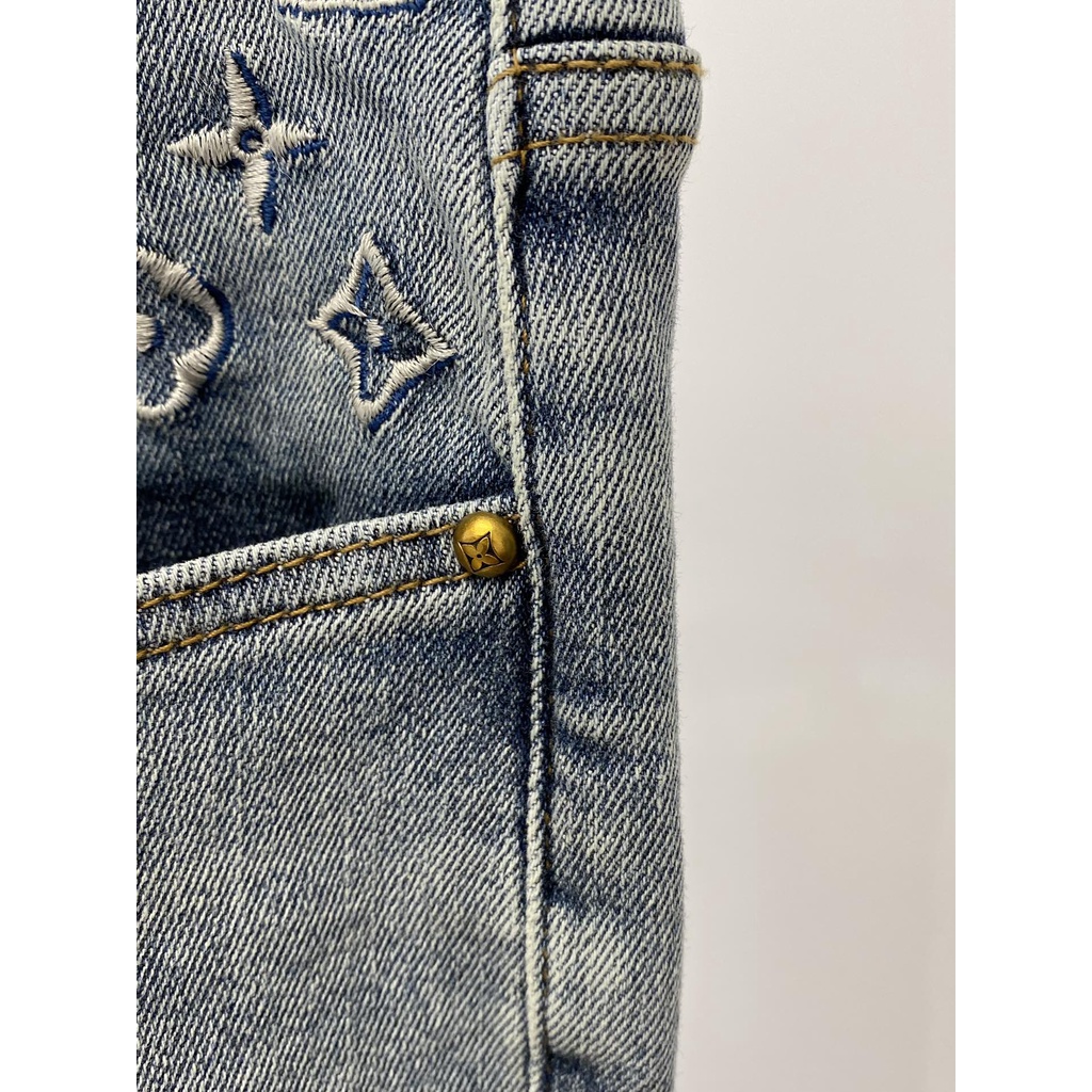 Quần jeans dài nữ Louis Vuitton LV thêu hoạ tiết cá tính