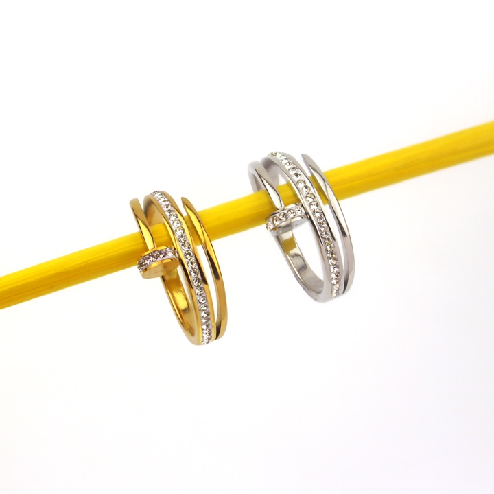 Nhẫn titan ko đEn siêu xinh NT108