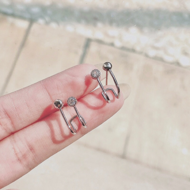 1 đôi bông tai nhỏ thiết kế xinh xắn sao tim