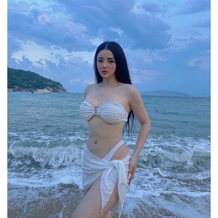 Bikini đồ bơi nữ áo quây khoen quần chip mix khăn quấn vải xốp trắng sành điệu