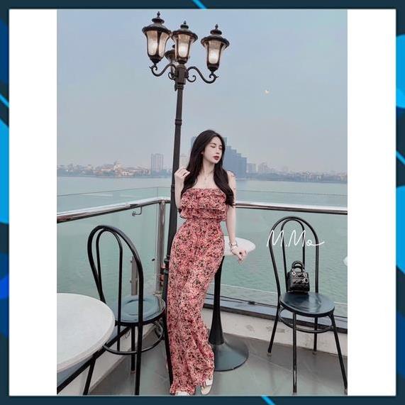Jum hoa trễ vai dạo phố siêu tôn dáng