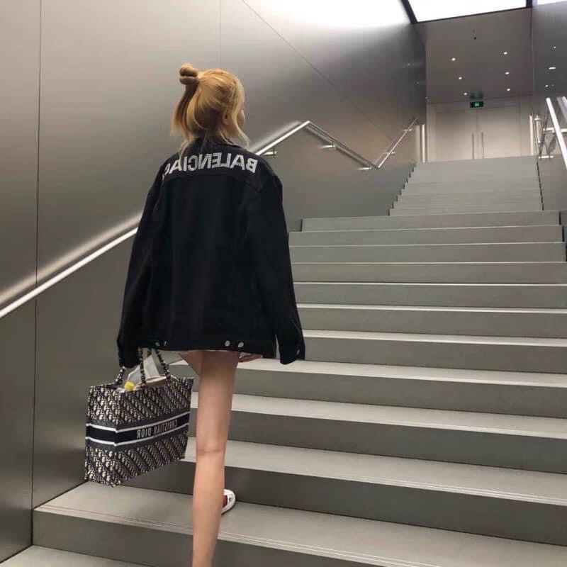 ÁO BÒ BALENCIAGA ĐÍNH ĐÁ (kèm ảnh thật)