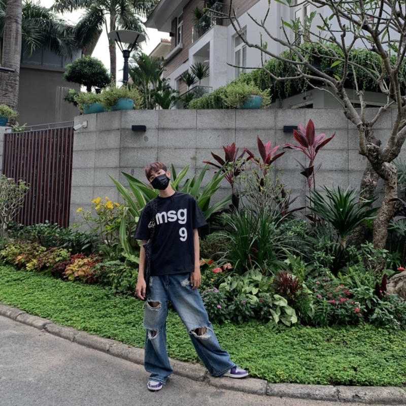MSSNGR BSIC BLACK BOXY T-SHIRT