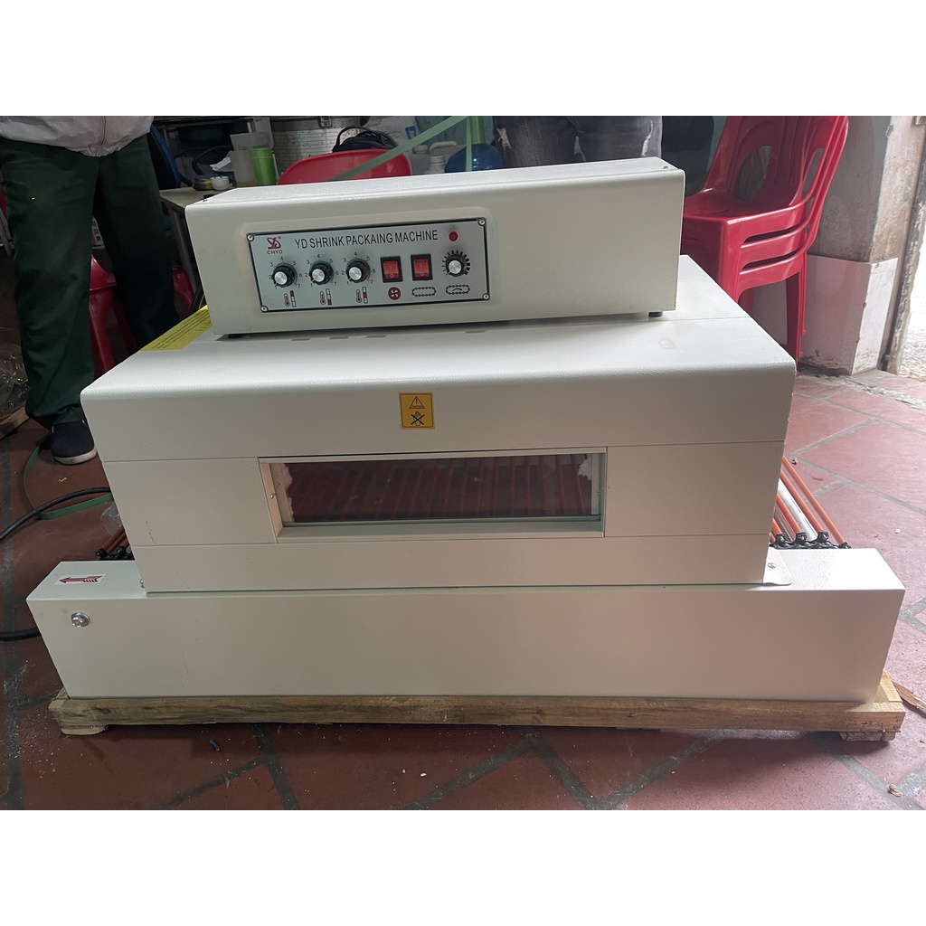 Máy bọc màng co bát đĩa