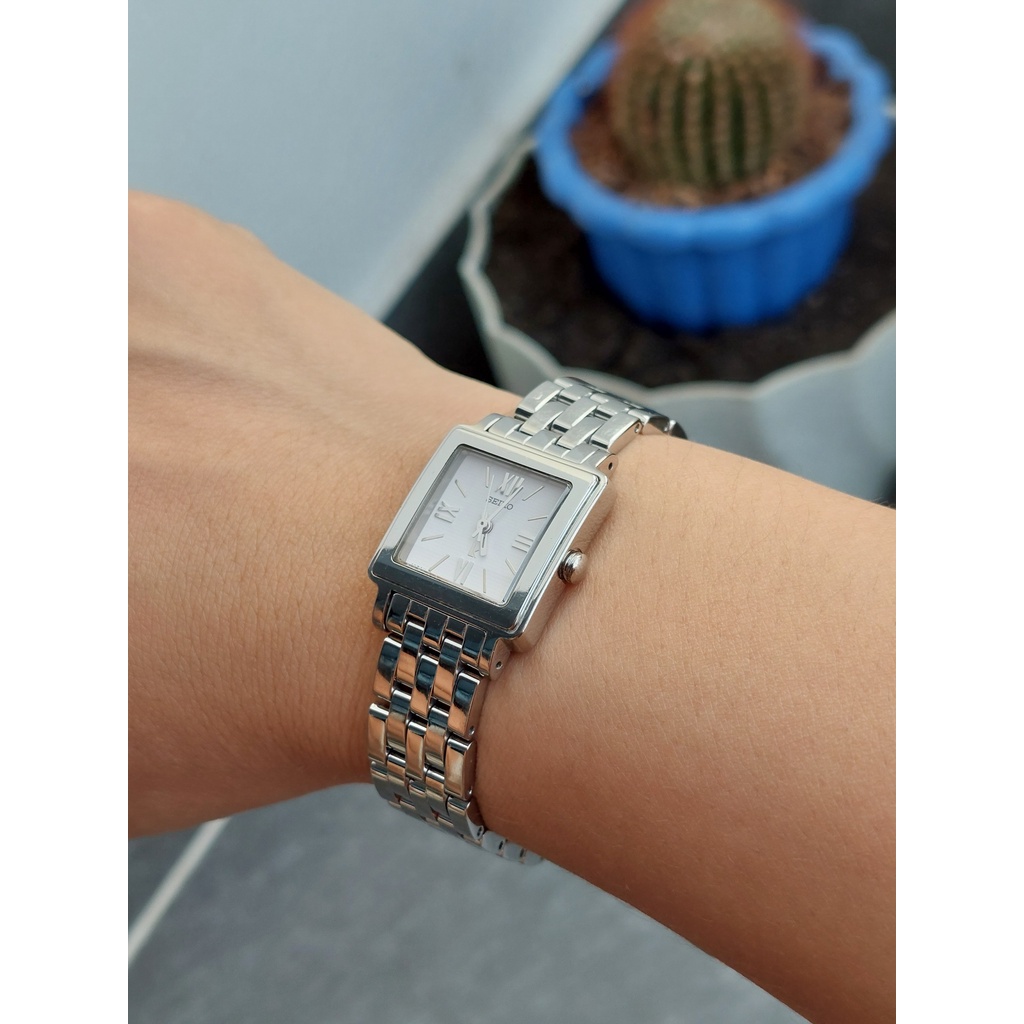 Đồng hồ nữ Seiko LK kính saphia chạy pin hàng Si