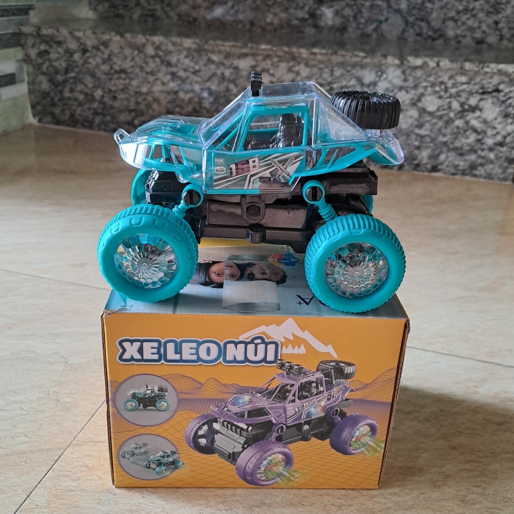 Đồ chơi xe leo núi dùng pin Quà tặng từ Anfa - Giao màu ngẫu nhiên