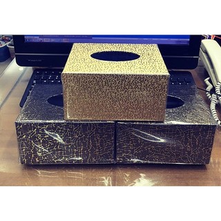 Hộp đựng giấy ăn bọc da mẫu vuông (2 cỡ)