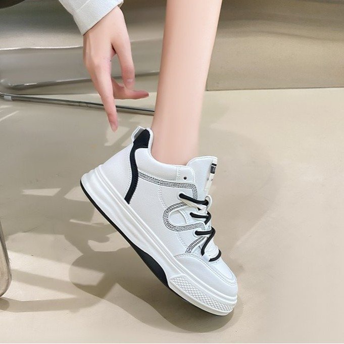Giày thể thao nữ AZARA - giày ullzzang viền nâu - đen, kiểu dáng basic độn đế 3,5cm - M7108