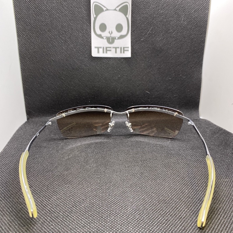 Kính si nhật phong cách Y2k