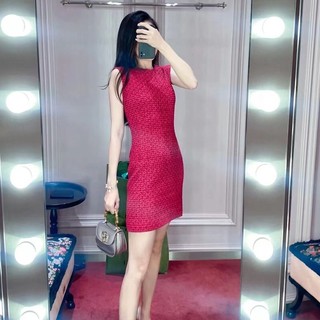 Váy đỏ dáng A khoét nách