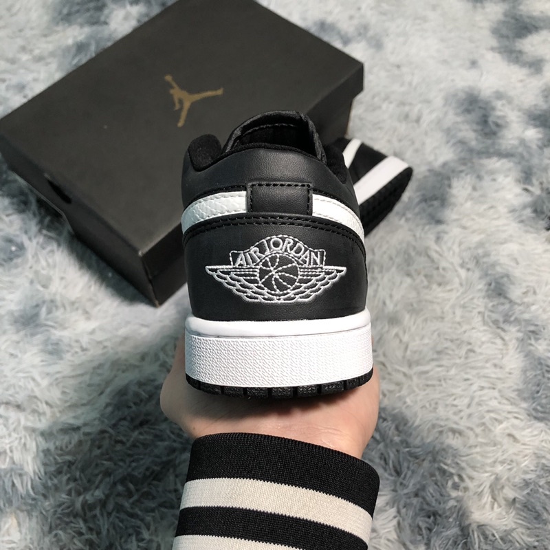 Giày thể thao nam nữ Jordan 1 Low Black White hàng 1:1 chuẩn