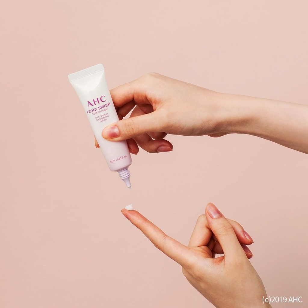 Kem Dưỡng Da Mờ Thâm Nám AHC Peony Bright Spot Corrector