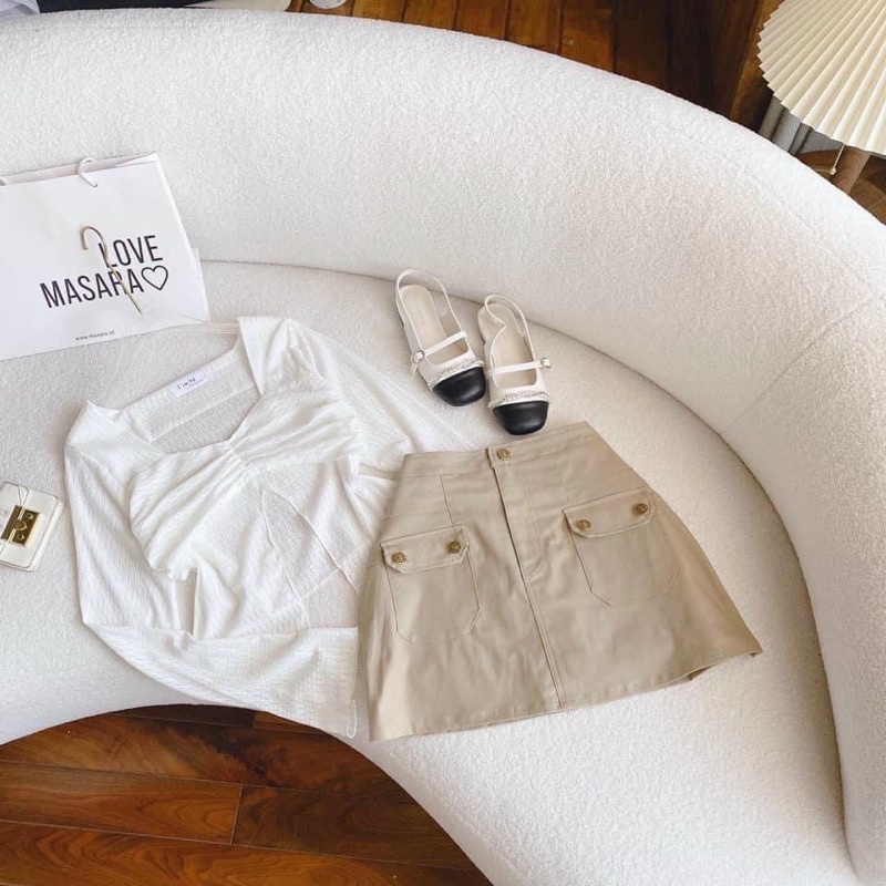 SET CROP TRẮNG XẺ TÀ + CHÂN VÁY KAKI NÂU