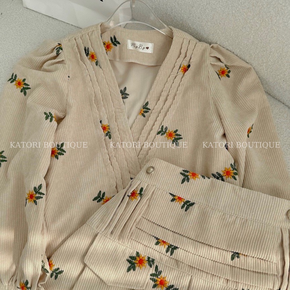 SET ÁO NUDE CỔ V HOẠ TIẾT HOA + CHÂN VÁY