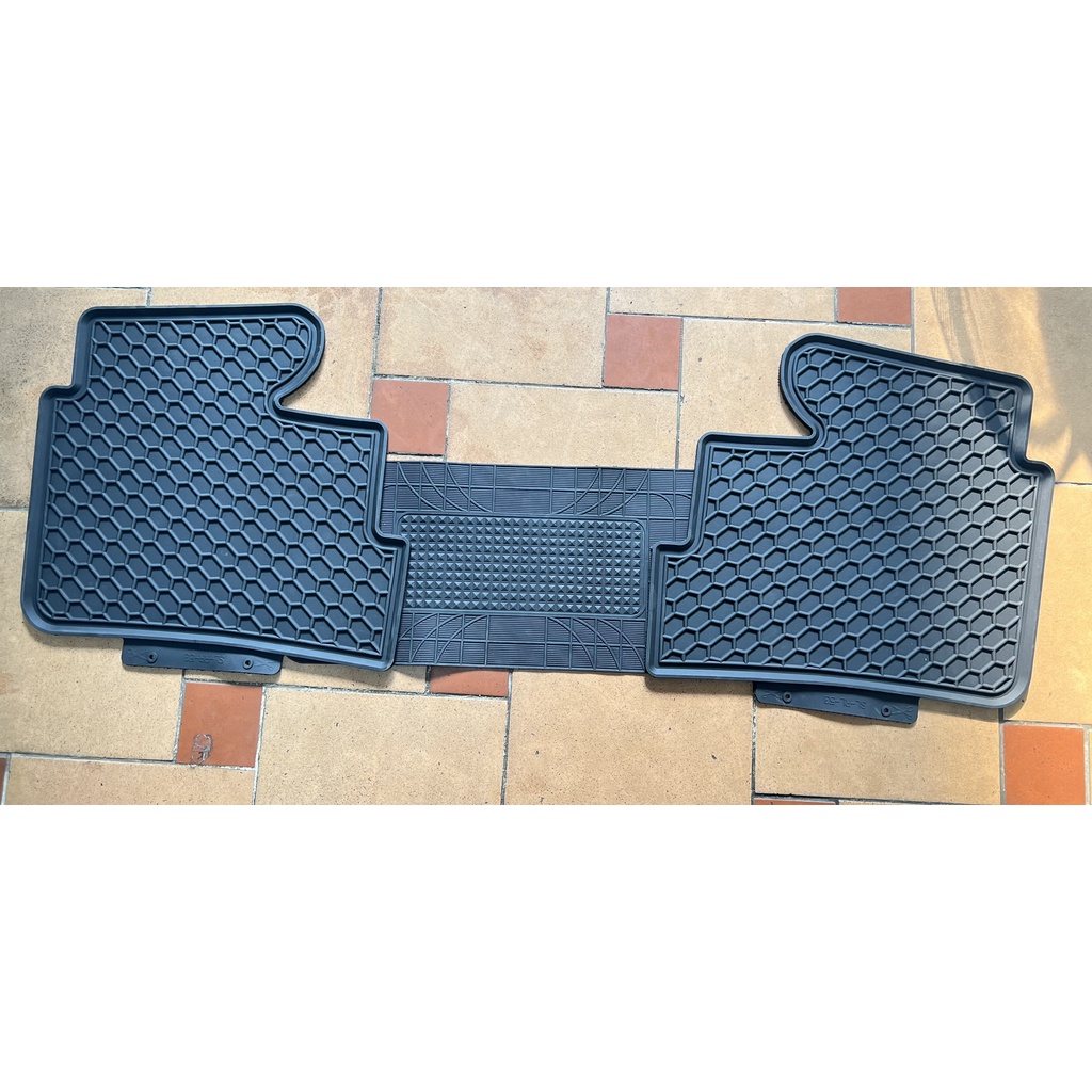 Thảm trải sàn cao su theo xe dành cho Mitsubishi Mirage vân tổ ong