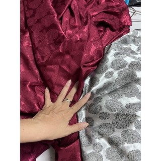 Gấm lụa hoa sen đá đỏ đô 2m áo dài