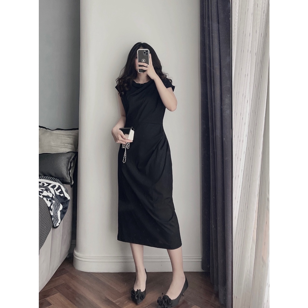 B829- VÁY ĐEN DÀI VAI XẾP LY