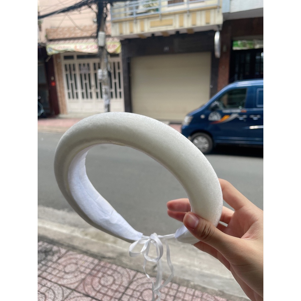 Mấn nhung cổ phục màu trắng
