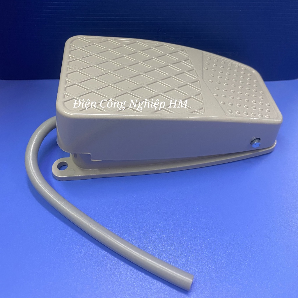 Công Tắc Bàn Đạp Chân FS2 10A-220VAC , Bàn Đạp Điện Vỏ Kim Loại Kích Thước Vừa