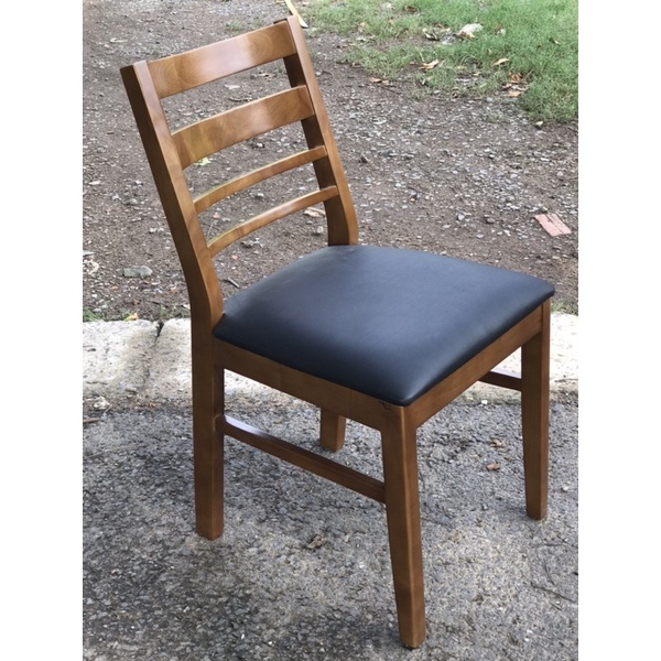 Ghế gỗ ngồi bàn ăn có nệm hw370c